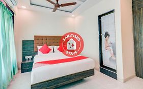 Oyo 66155 Hotel Golden Palace Inn